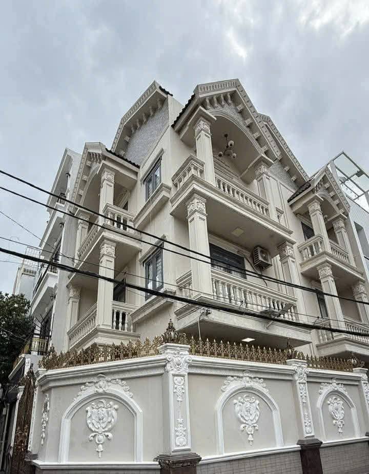 Nhà phố cho thuê quận 7, 85m² giá 28 triệu - Sang trọng, tiện nghi