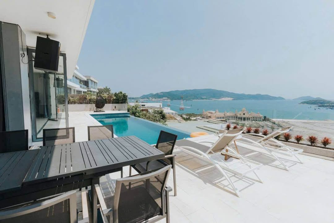 Villa cho thuê tại Anh Nguyễn Nha Trang 5 PN - View biển tuyệt đẹp, hồ bơi riêng