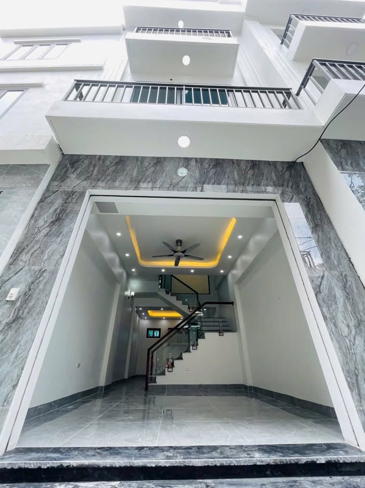 Nhà 3 tầng mới tinh tại Phường Nhị Châu, Hải Dương - Giá 1.9 tỷ, sẵn sàng vào ở!