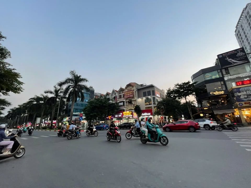 FrontHouse tại Văn Quán, Hà Đông 77m² giá 2 tỷ - Lô góc view công viên