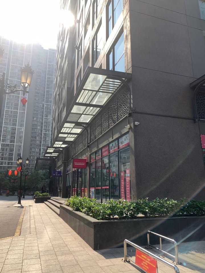 Cho thuê shophouse Vinhomes Smart City 30m² giá 25 triệu - Vị trí đắc địa, sẵn sàng kinh doanh!