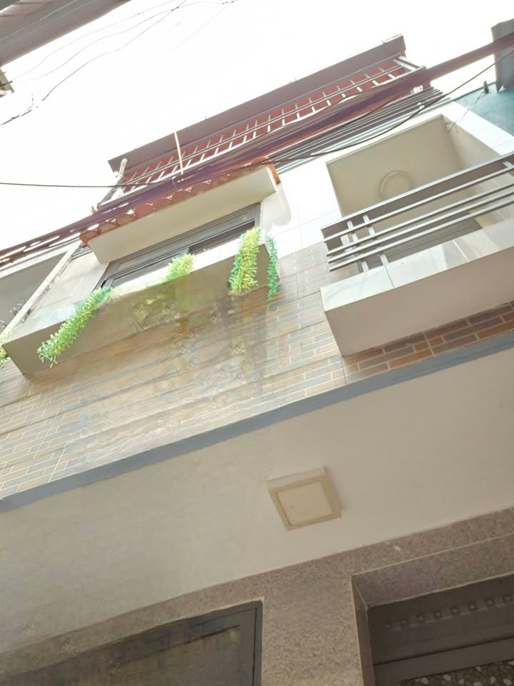 Nhà 3 tầng Phạm Thế Hiển, Quận 8 - An ninh, vào ở ngay chỉ 2.7 tỷ!