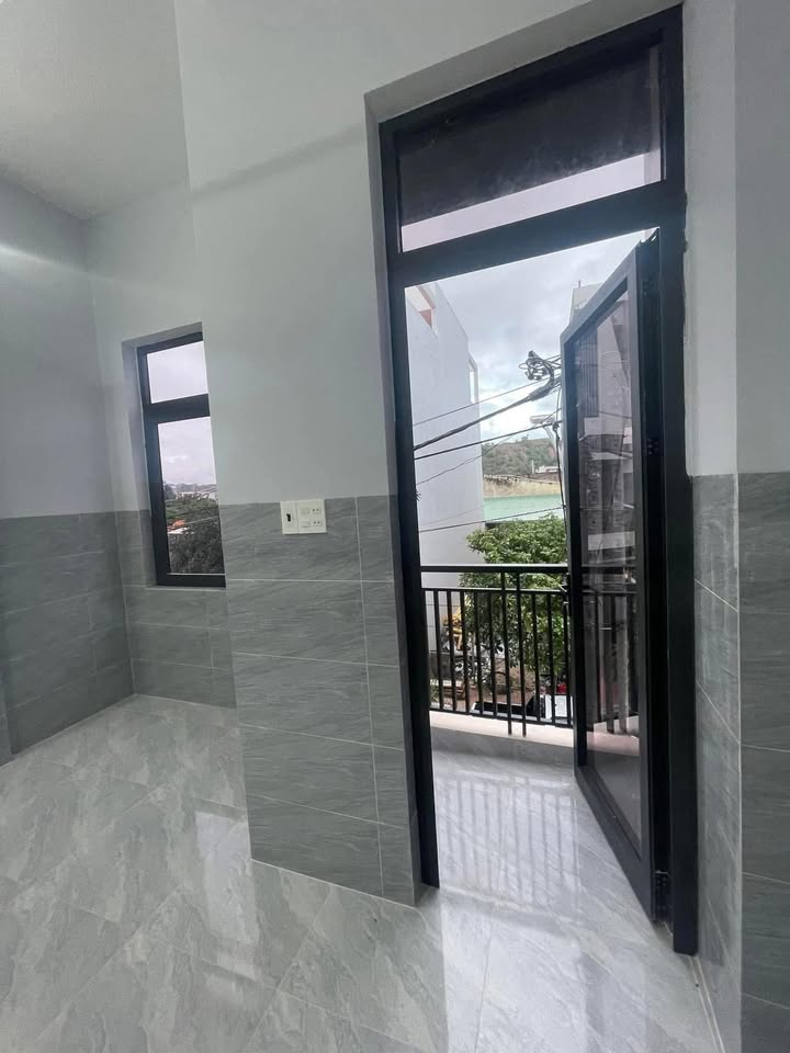 Phòng trọ Gara Quyền Tây Sơn 40m² - Tiện nghi đầy đủ, giá thỏa thuận!