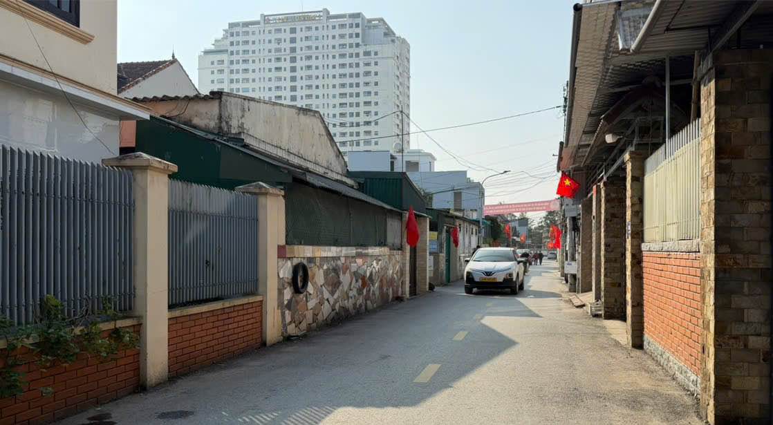 Bán đất ngõ đường Lê Lai, phường Lê Lợi 63m² giá 2.4 tỷ - Vị trí trung tâm thành phố!