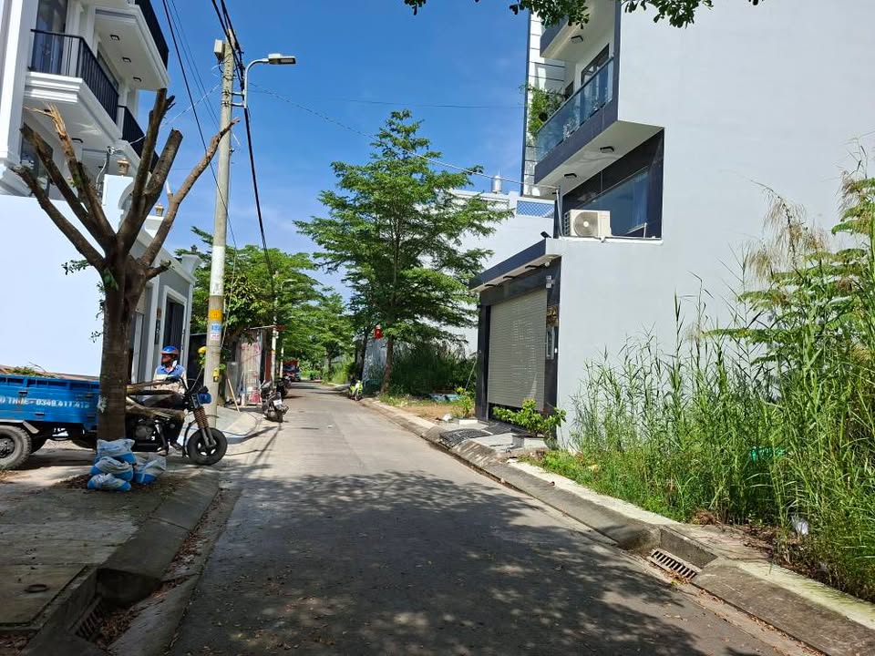 Đất thổ cư 85m² tại hẻm 7m Nguyễn Văn Tạo, Nhà Bè - Giá 3,7 tỷ, sổ hồng riêng!