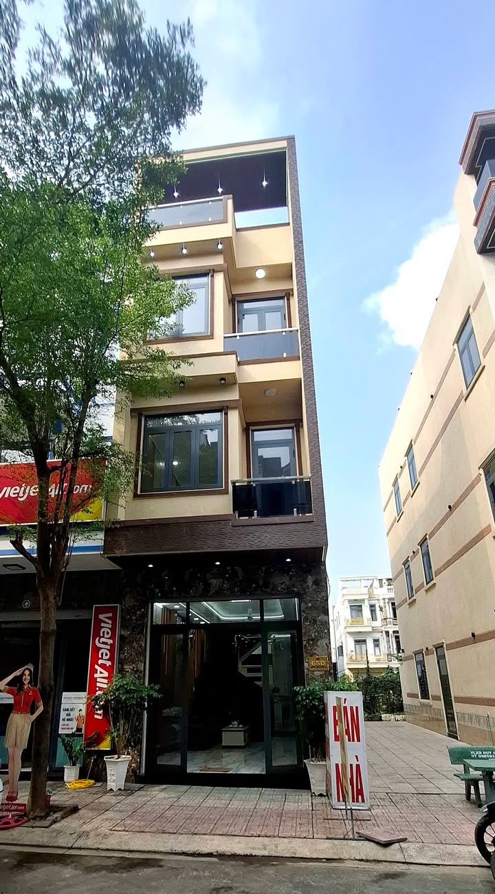 Nhà phố 3 tầng Phú Hồng Đạt 60m² giá 5.5 tỷ - Thiết kế hiện đại, hai mặt tiền!