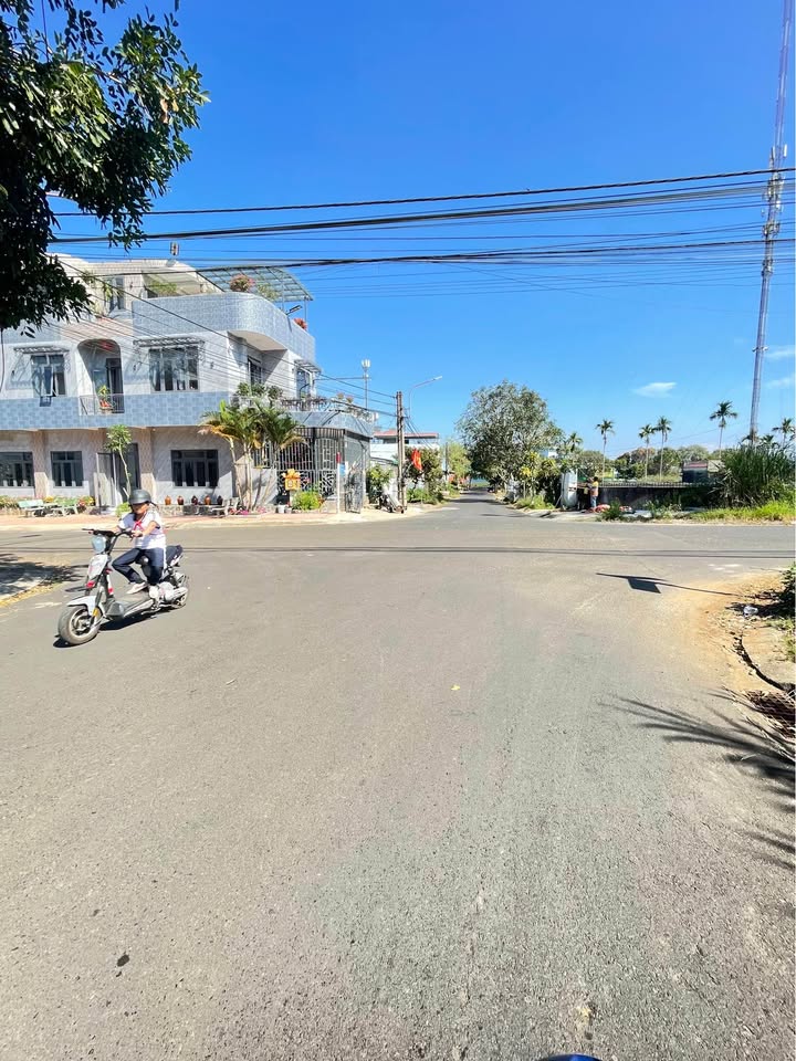 Đất thổ cư Lương Thế Vinh, Bảo Lộc 102m² giá 3.3 tỷ - Sổ hồng chính chủ!