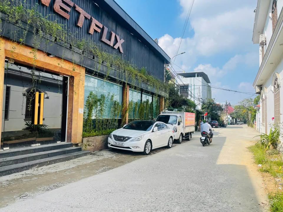 Đất kiệt 245 Phạm Văn Đồng, 85m² giá 2.2 tỷ - Sổ hồng chính chủ, thương lượng!