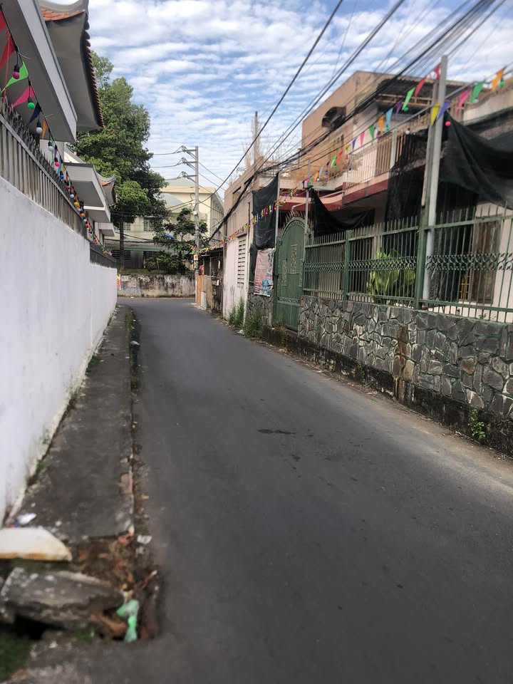 Đất Kinh Doanh Phường Long Bình 81m² giá 2.3 tỷ - Đất Góc 2 Mặt Tiền, Sổ Riêng