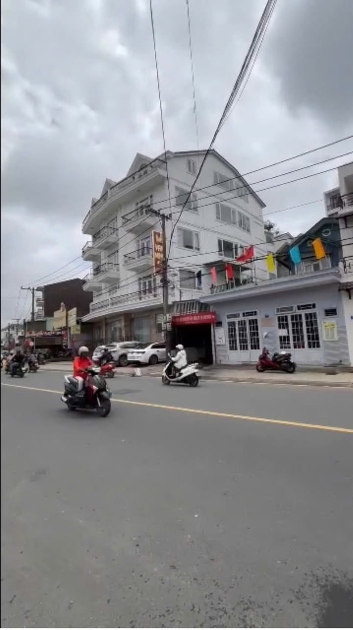 Nhà mặt tiền Nguyễn Công Trứ Đà Lạt 75m² giá 14.5 tỷ - Kinh doanh tuyệt vời!