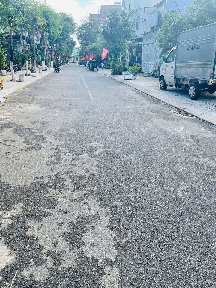 Đất nền tại Thành Vinh, Sơn Trà 100m² giá 7 tỷ - Mặt tiền rộng, gần biển!