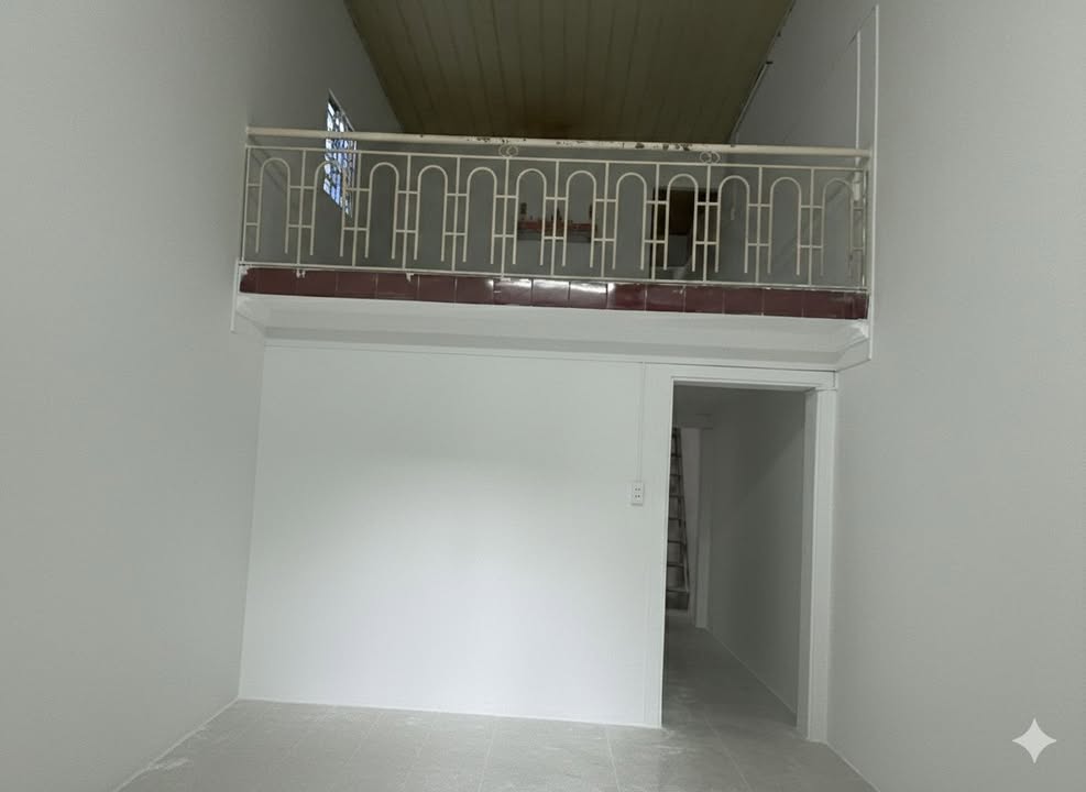 Nhà gác đúc tại Kiệt Cù Chính Lan, 51m² giá chỉ 3.x tỷ - Bán gấp!