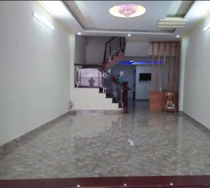 Nhà nguyên căn mặt tiền Hồ Xuân Hương, Đà Lạt 200m² giá 10 triệu - View đẹp công viên