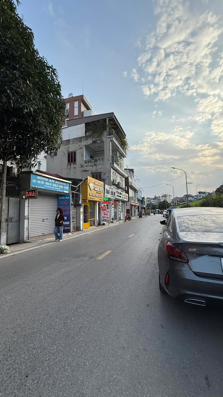 Đất mặt phố Ngọc Thụy, Long Biên 56m² giá 20 tỷ - Cơ hội đầu tư khan hiếm!