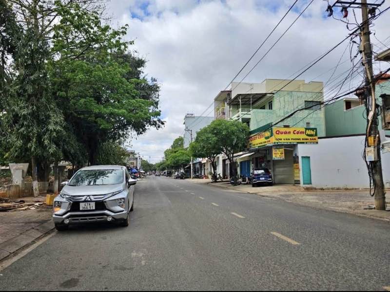 Nhà góc 2 mặt tiền Ngô Gia Tự 84m² giá 11.99 tỷ - Kinh doanh sầm uất!