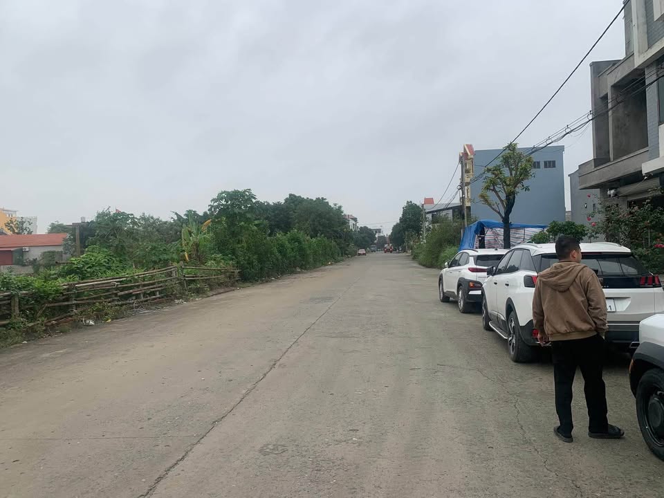 Bán nhà 3 tầng mặt đường Lý Nhân Tông, 114m² giá 9 tỷ - Kinh doanh sầm uất!