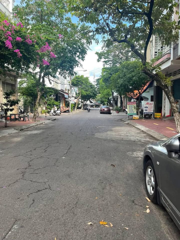 Nhà mặt tiền Nguyễn Hữu Thọ, Quy Nhơn 75m² giá 6 tỷ - Vị trí đắc địa gần chợ, trường học!