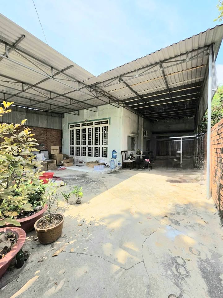 Nhà phố tại Phường 4, TP Tây Ninh 230.54m² giá 1.88 tỷ - Phong thủy tốt, bán nhanh!