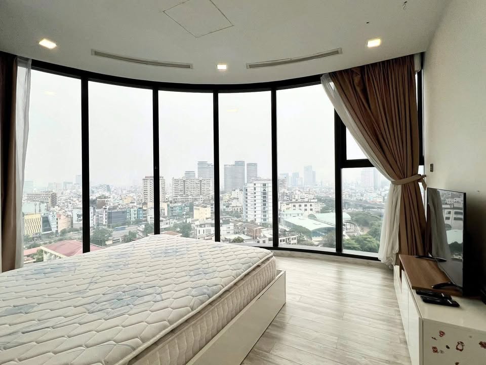 Căn hộ Vinhomes Golden River 80m² giá 28 triệu - View Landmark 81 tuyệt đẹp!