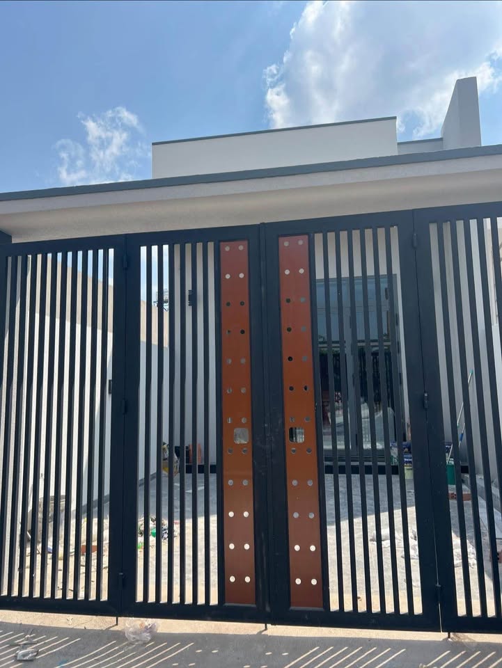 Nhà Bảo Vinh Long Khánh 125m² giá 1.55 tỷ - Sổ riêng, thương lượng linh hoạt!