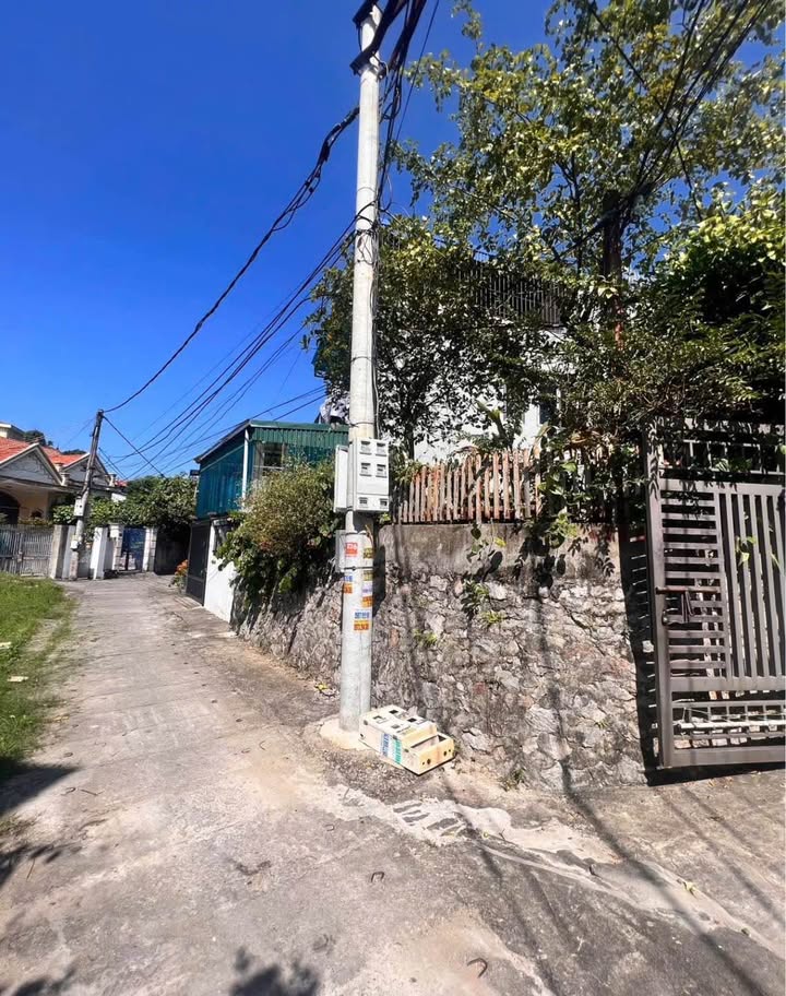 Nhà cấp 4 Phường Hà Tu 56m² giá chỉ 700 triệu - Sổ đỏ chính chủ, sang tên nhanh chóng!