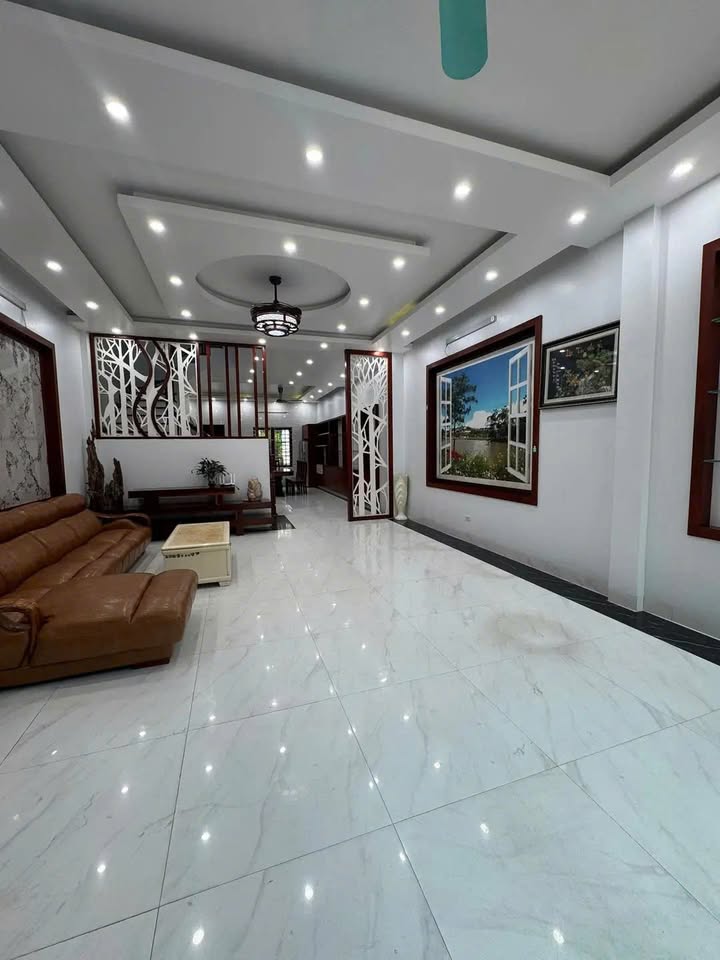 Cho thuê nhà phố Đại Phúc 5 phòng ngủ đầy đủ nội thất - Vị trí đắc địa, giá chỉ 30 triệu/tháng!