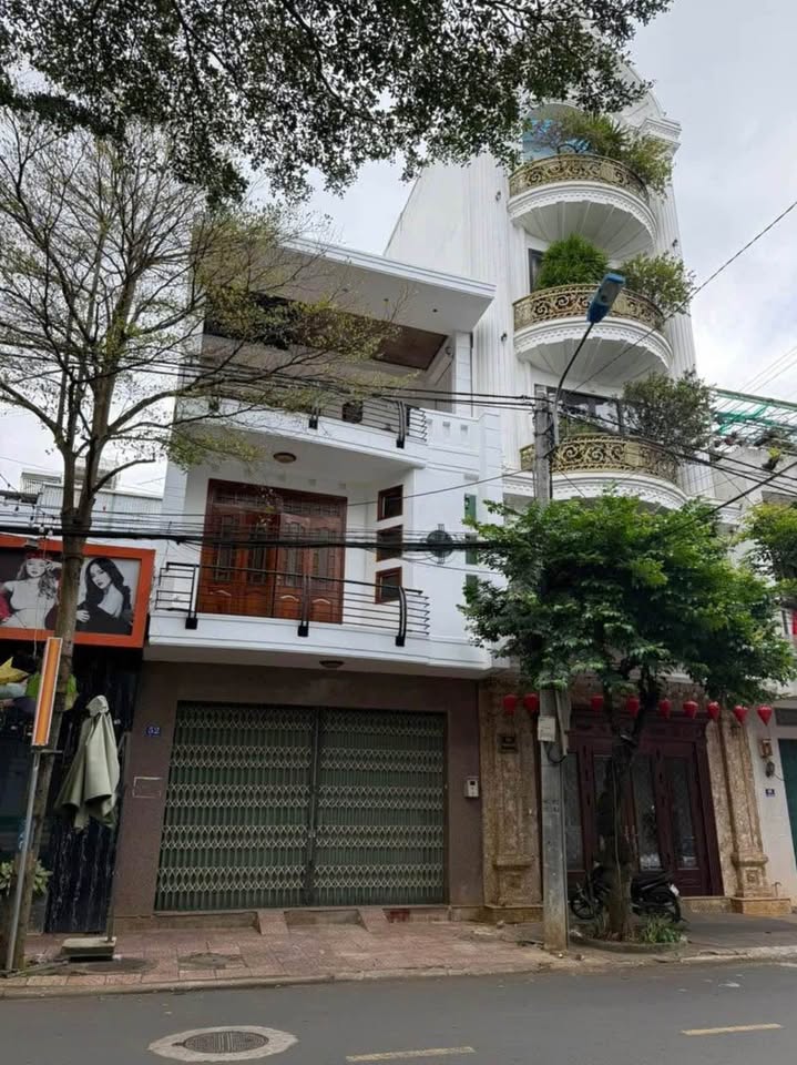 Nhà mặt tiền Y Bih Aleo, Buôn Ma Thuột 3PN giá 15 triệu - Vị trí kinh doanh đắc địa!