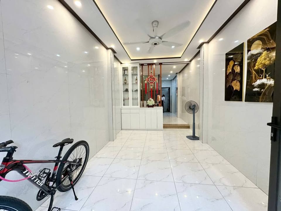 Nhà 5 tầng Trại Chuối, Bãi Sậy 33m² giá 4.5 tỷ - Thiết kế đẹp, kinh doanh tốt!