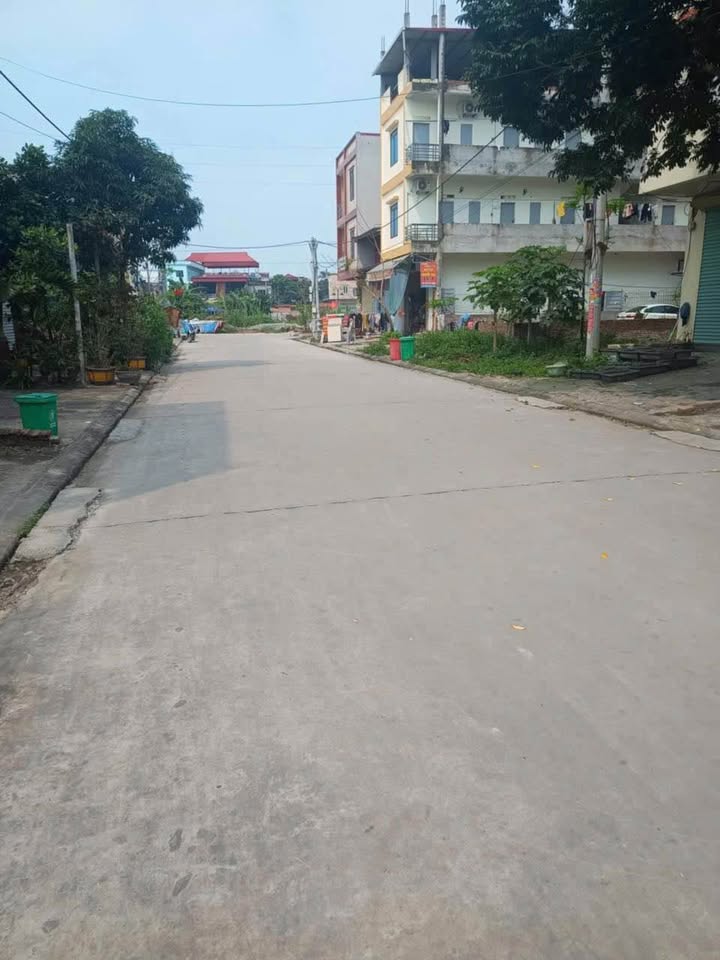 Nhà phố Lê Thánh Tông Bắc Ninh 75m² giá 3,x tỷ - Sổ hồng chính chủ, giao dịch nhanh!