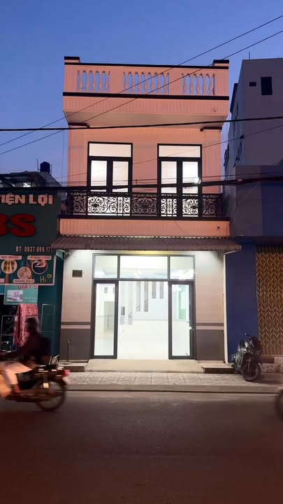 FrontHouse Trần Nam Phú, Ninh Kiều 110m² giá 10.5 tỷ - Vị trí kinh doanh siêu đắc địa!