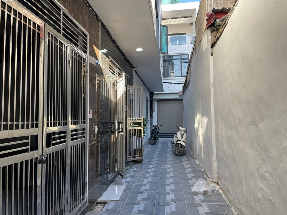 Nhà 3 tầng Bồ Xuyên, Thái Bình 35m² giá 1.2 tỷ - Sẵn sàng ở ngay!