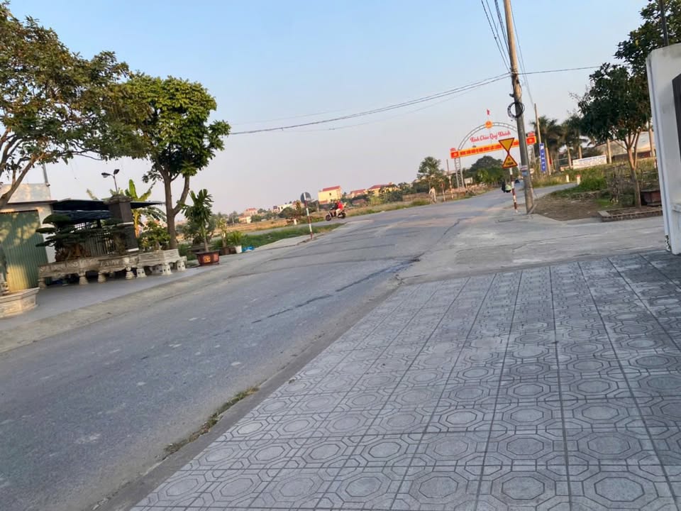 Bán gấp Townhouse 400m² tại Đông Hưng, Thái Bình - Nhà biệt thự 2 tầng đẹp, sổ đỏ riêng!