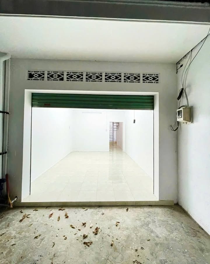 Nhà mặt tiền đường 12m tại Quận 12, 158m² giá 9.35 tỷ - Tiềm năng đầu tư lớn!