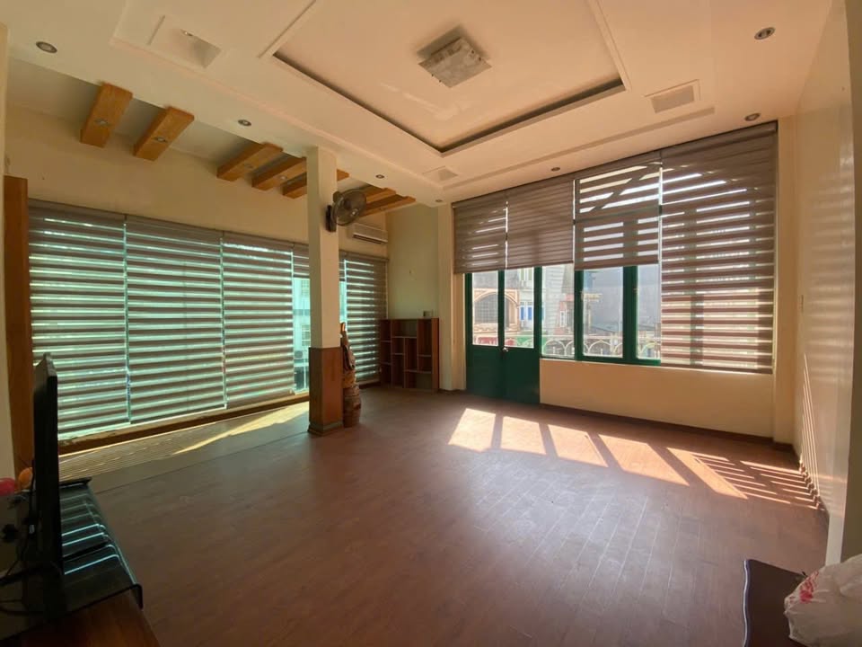 Cho thuê nhà Giếng Đồn Hạ Long - Căn góc đẹp, không gian rộng rãi chỉ từ 20 triệu!