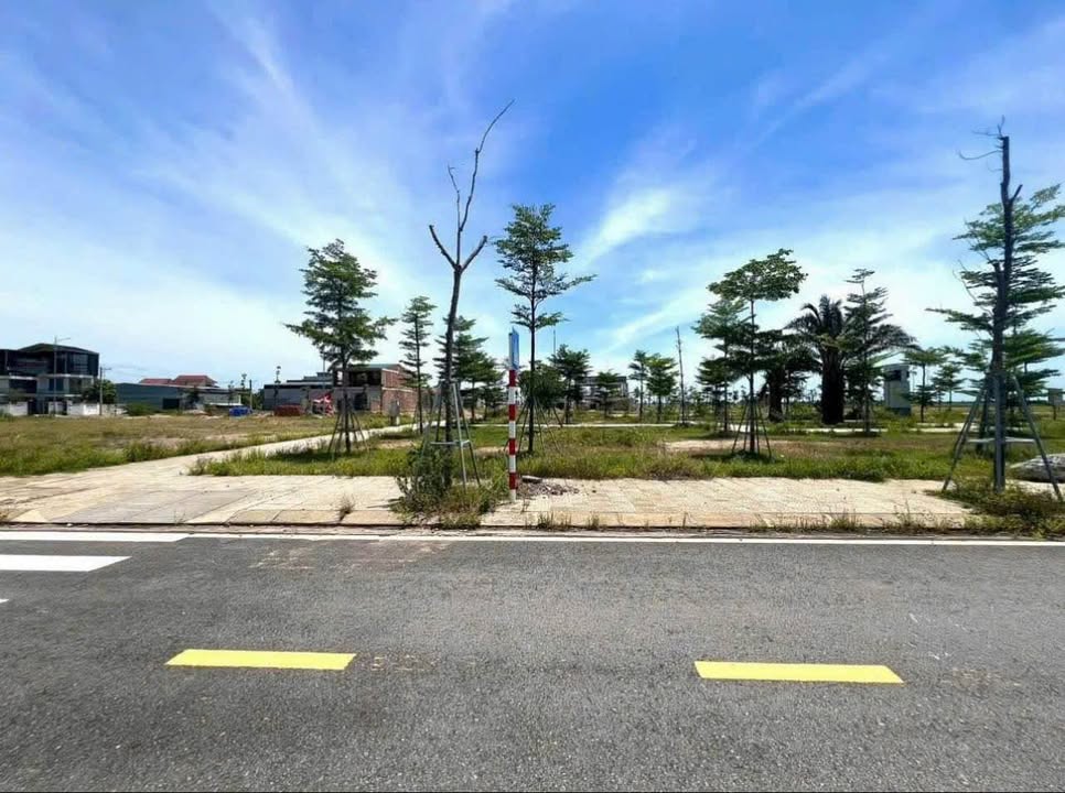 Đất KQH Thủy Thanh OTT4, TP Huế 150m² giá 5.2 tỷ - Góc 2 mặt thoáng, view công viên