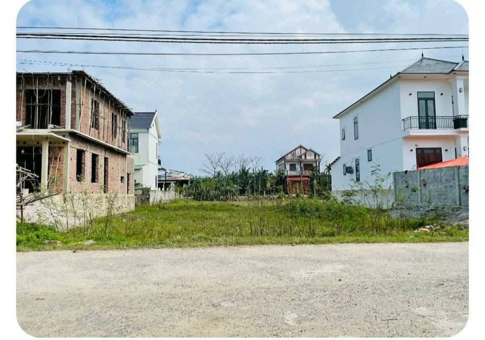 Đất nền xã Hiền Ninh 250m² giá chỉ 600 triệu - Đối diện cổng trường Long Đại!