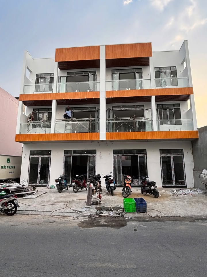 Cho thuê nhà nguyên căn MT TL41 Thạnh Lộc Quận 12 - Thiết kế thông thoáng, giá chỉ 25 triệu/tháng!