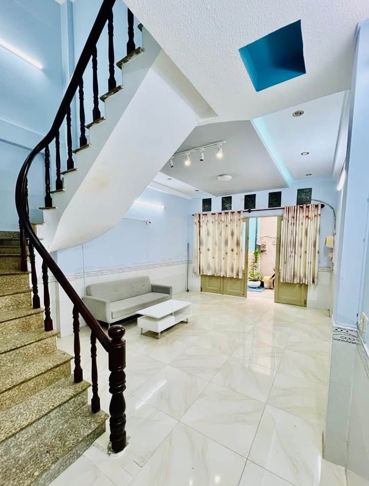 Nhà phố Tạ Quang Bửu 60.2m² giá thương lượng - Sổ đỏ chính chủ, ở ngay!