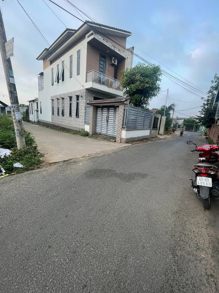 Đất thổ cư 100% Ấp Hòa Bình, Trảng Bom 100m² giá 1.2 tỷ - Sổ riêng, gần trường học!