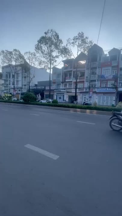 Bán Nhà Trệt 3 Lầu Mặt Tiền Đường Nguyễn Văn Cừ - KDC Hồng Phát, Cần Thơ - Chính chủ giá tốt!