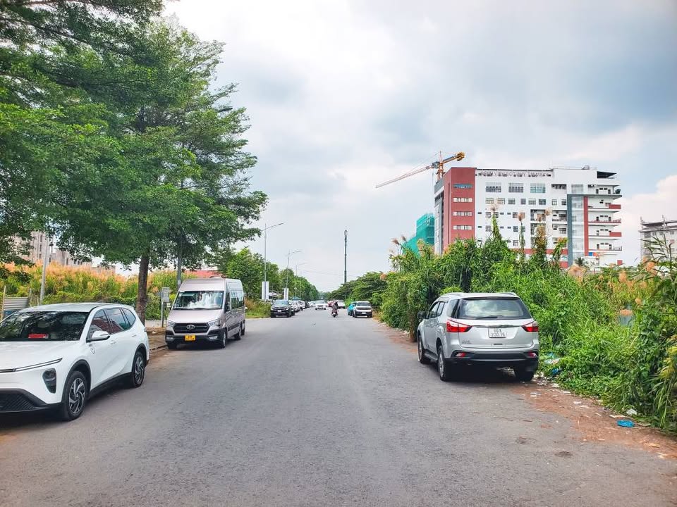 Đất nền góc 2 mặt tiền STK An Bình - 150m² giá 8 tỷ - Tiếp giáp bệnh viện SIS