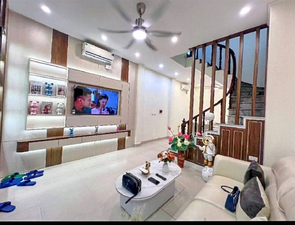 Nhà phố Đình Thôn, 200m² giá 8.95 tỷ - Đầu tư sinh lời ngay lập tức!