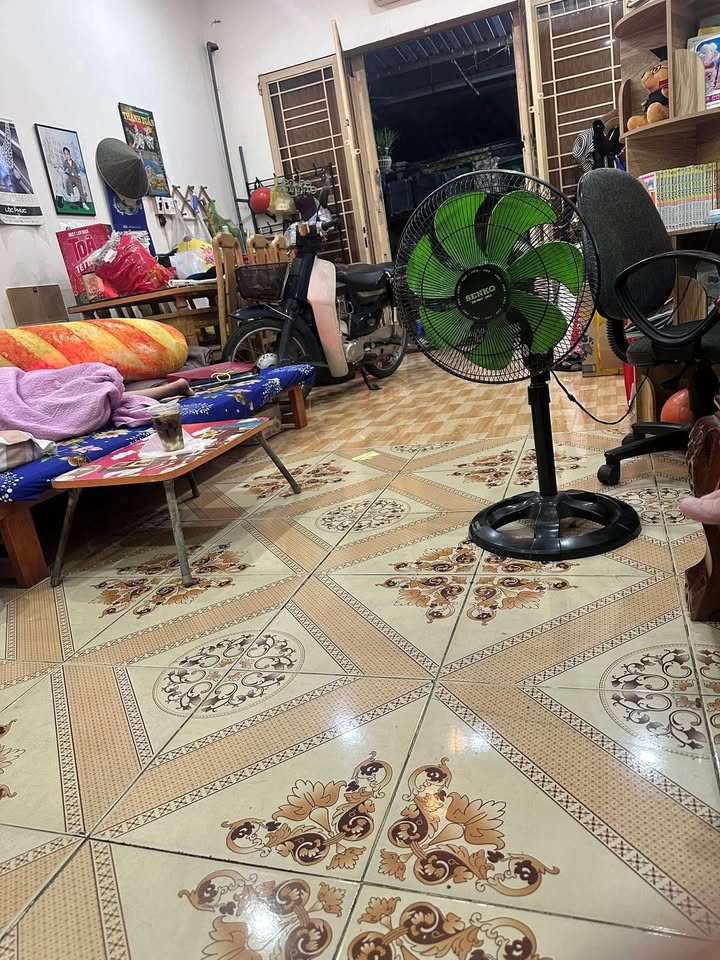 Nhà bán Hóc Môn 64m² giá 1.45 tỷ - Gần chợ Xuân Thới Thượng chỉ 300m!