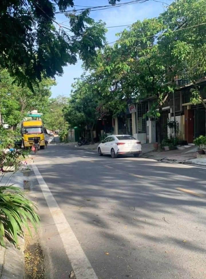 Nhà 3 tầng mặt tiền Huỳnh Tấn Phát, An Cựu 100m² giá 6.3 tỷ - Sẵn sàng vào ở!