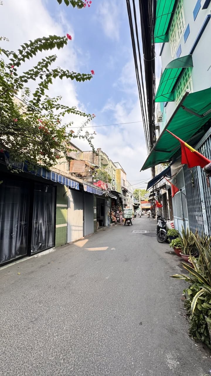 Nhà phố 2 tầng Quận 6 33m² giá 4 tỷ - Cơ hội đầu tư tuyệt vời!