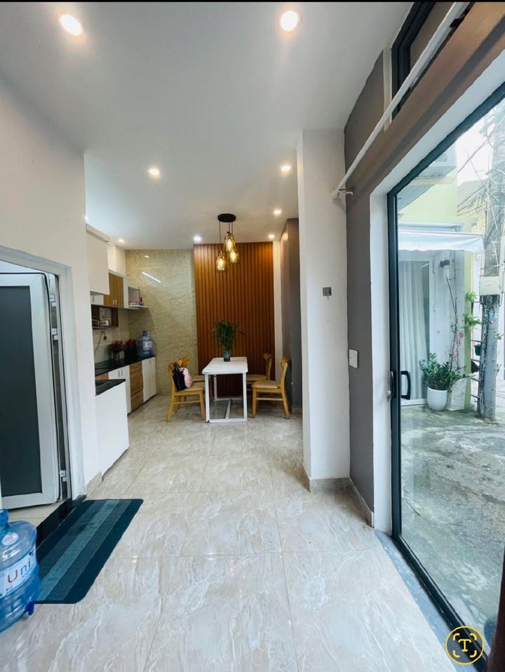 Nhà 3 tầng kiệt Hàm Nghi, Đà Nẵng 37m² giá chỉ 4 tỷ - Full nội thất, vị trí đỉnh cao!