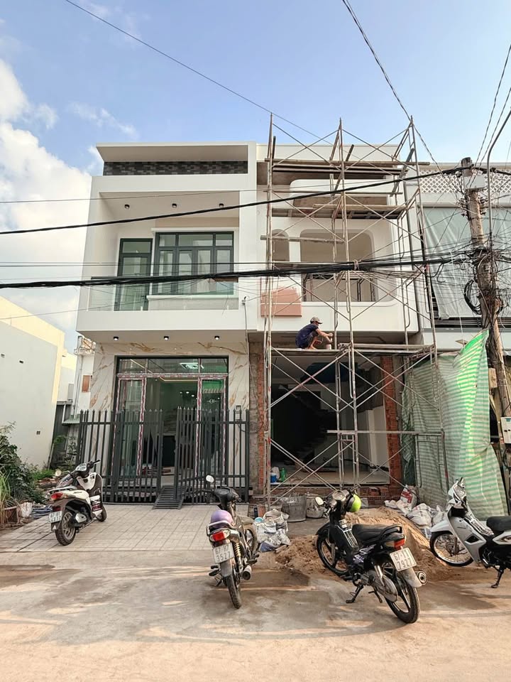 Nhà phố Khu Xẻo Trôm, Long Xuyên 56m² giá 2 tỷ - Thiết kế hiện đại, phong thủy tốt!