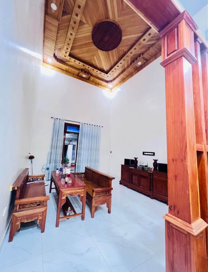 Nhà gác lửng Tân Đồng - Bình Phước 120m² giá 1.5 tỷ - Full nội thất gỗ!