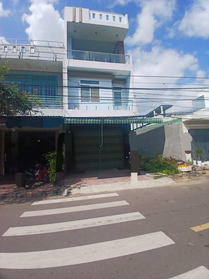 Cho thuê nhà nguyên căn mặt tiền Lê Thanh Nghị, Quy Nhơn 75m² - Phù hợp cho gia đình và văn phòng!