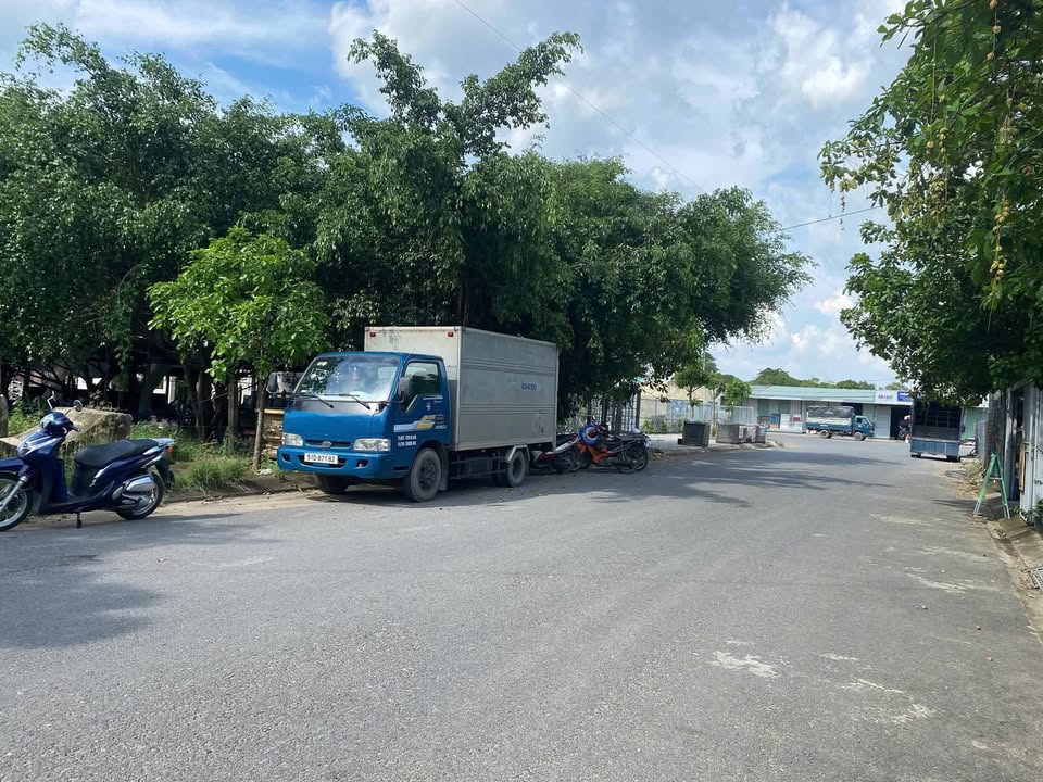 Đất nền KDC Hưng Gia, Bến Lức, 120m² giá 4.2 tỷ - Sổ hồng chính chủ!